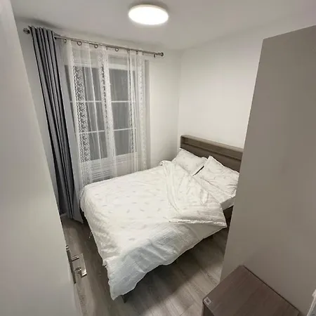 Apartment Studio 12